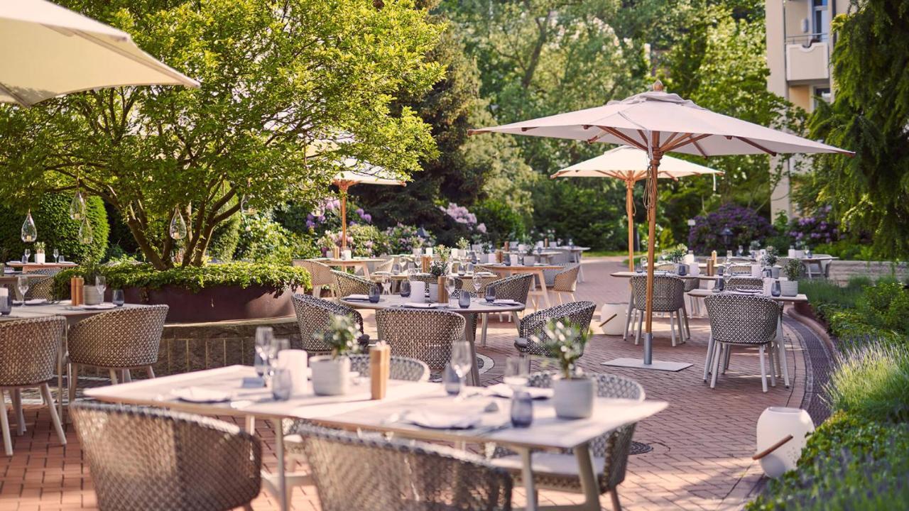 Vila Vita Rosenpark Marburg Exteriér fotografie The Terrace at the Hotel de la Paix