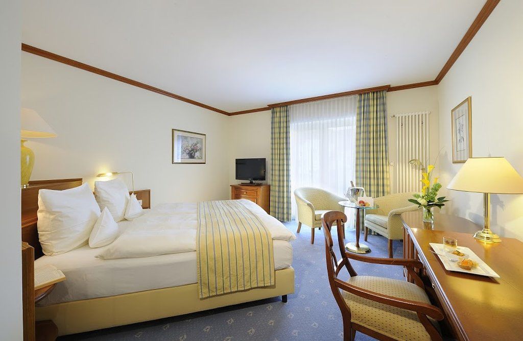 Vila Vita Rosenpark Marburg Exteriér fotografie A typical hotel room